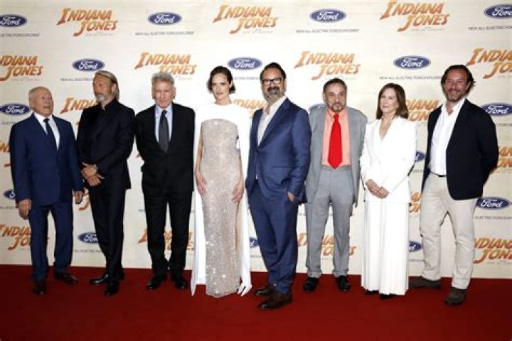 
Rhys Wakefield Height, Weight, Net Worth, Age, Birthday, Wikipedia, Who, Nationality, Biography 